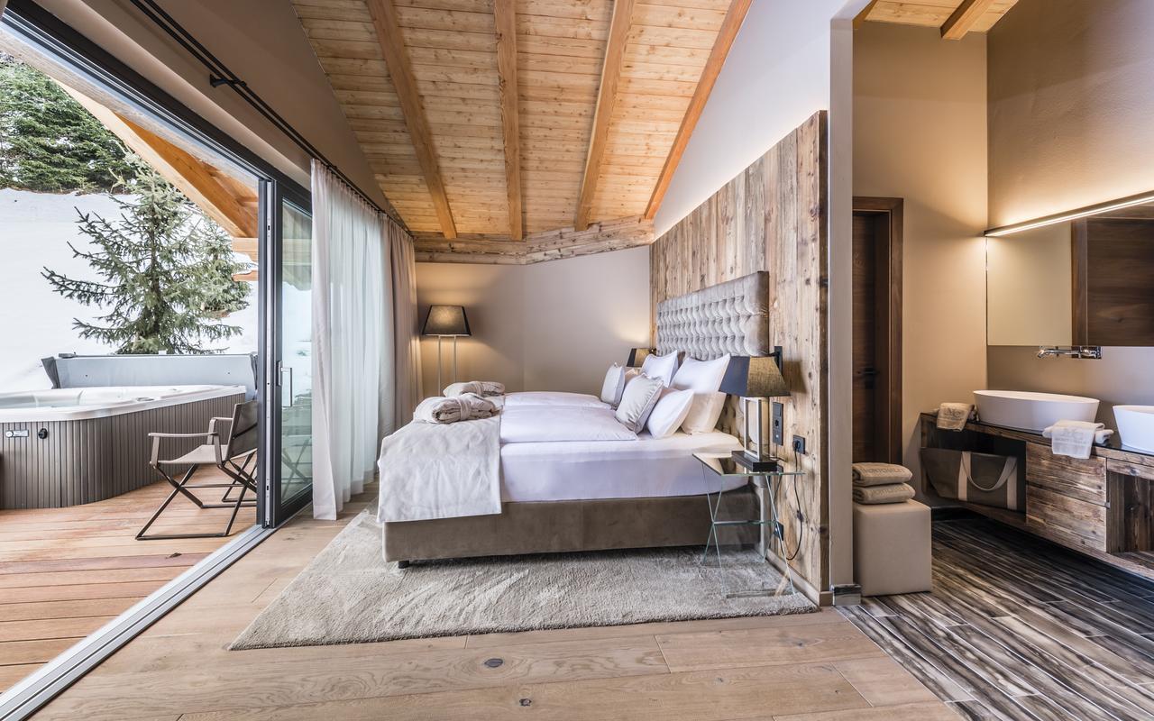 Hotel Montchalet Ortisei Exterior photo
